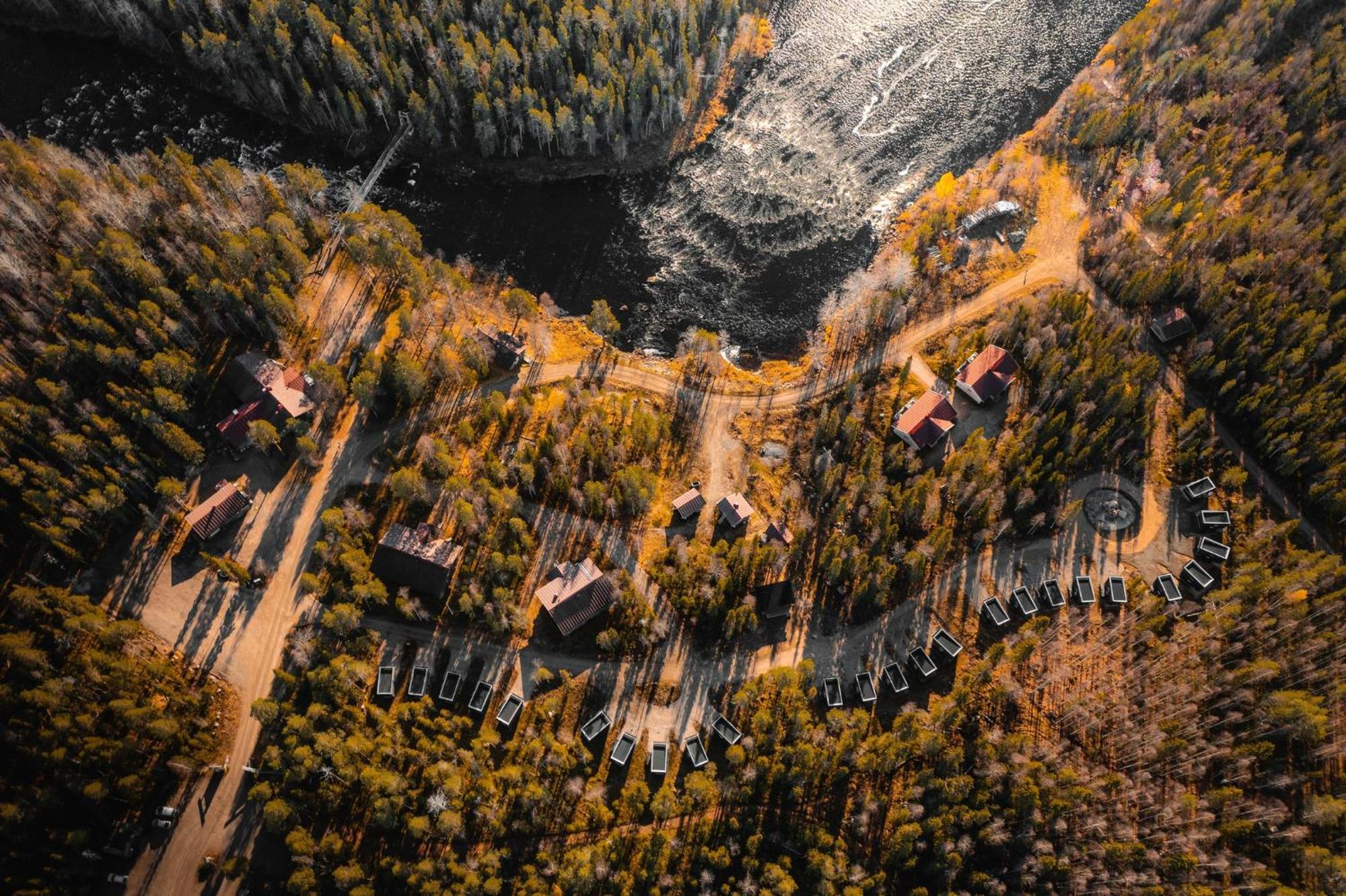 Vaattunki Wilderness Resort 로바니에미 외부 사진